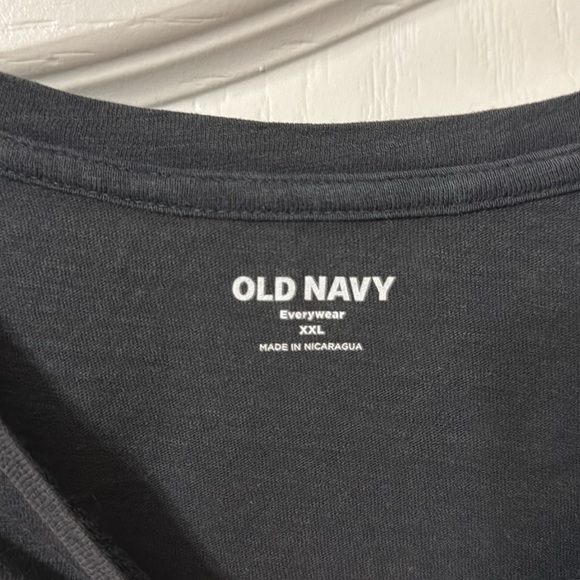 Old navy XXL graphic tshirt - Picture 4 of 4
